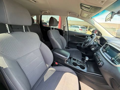 Used 2020 Kia Sorento FWD V6 image 3