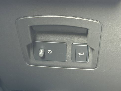 New 2026 Land Rover Range Rover Velar Dynamic SE image 32