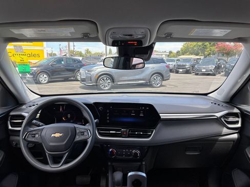 Used 2025 Chevrolet TrailBlazer LT FWD image 27