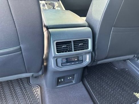 Used 2024 Volkswagen Atlas SE FWD image 29