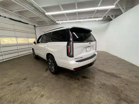 Used 2021 Cadillac Escalade Sport Platinum image 4