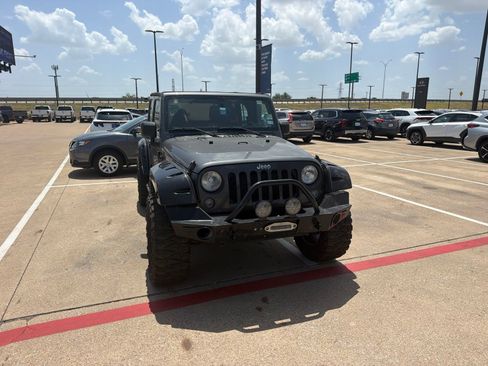 Used 2016 Jeep Wrangler Unlimited Sport AWD/4WD image 3