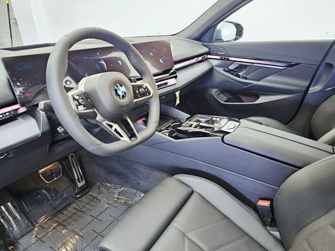 New 2026 BMW 540i xDrive w/ M Sport Package image 2