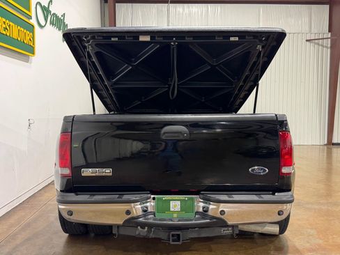 Used 2005 Ford F350 Lariat RWD image 34