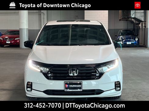 Used 2023 Honda Odyssey Sport image 3