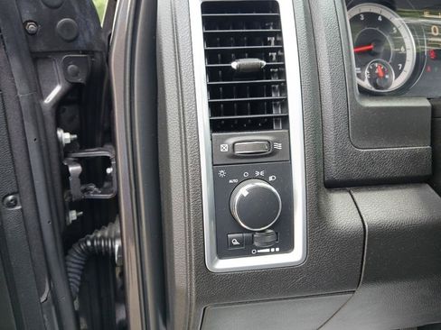 Used 2024 RAM 1500 Warlock AWD/4WD image 6
