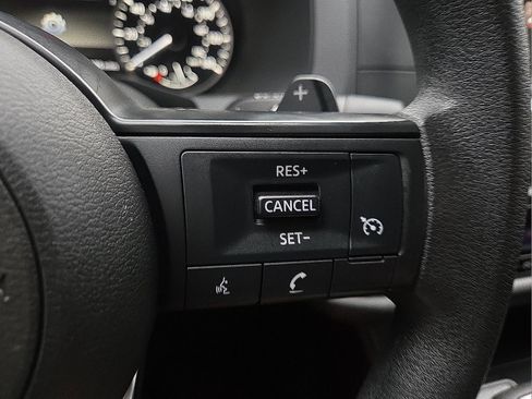 Used 2025 Nissan Pathfinder S FWD image 18