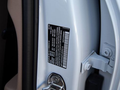 Certified 2023 Porsche Macan S AWD/4WD image 15