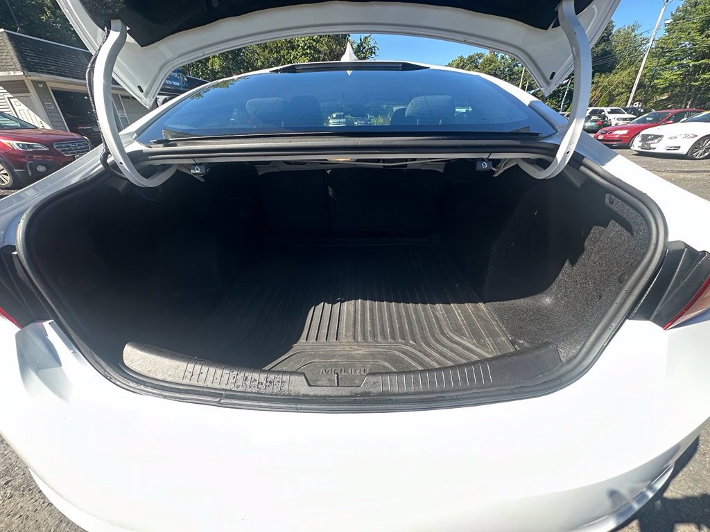 Used 2023 Chevrolet Malibu LT FWD image 30