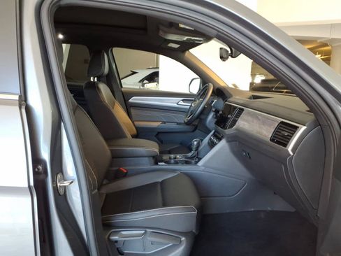 Used 2023 Volkswagen Atlas Cross Sport SE w/ Panoramic Sunroof Package AWD/4WD image 21