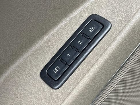 Used 2016 GMC Yukon XL SLT w/ Open Road Package image 21