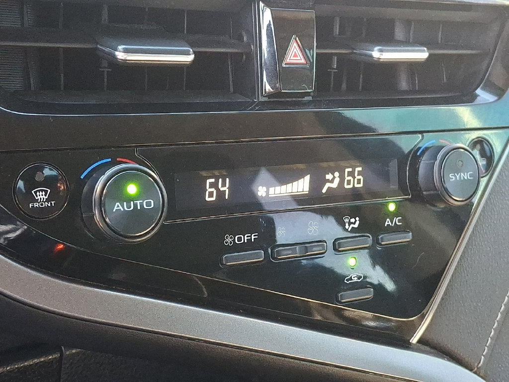 Used 2024 Toyota Camry SE FWD image 16