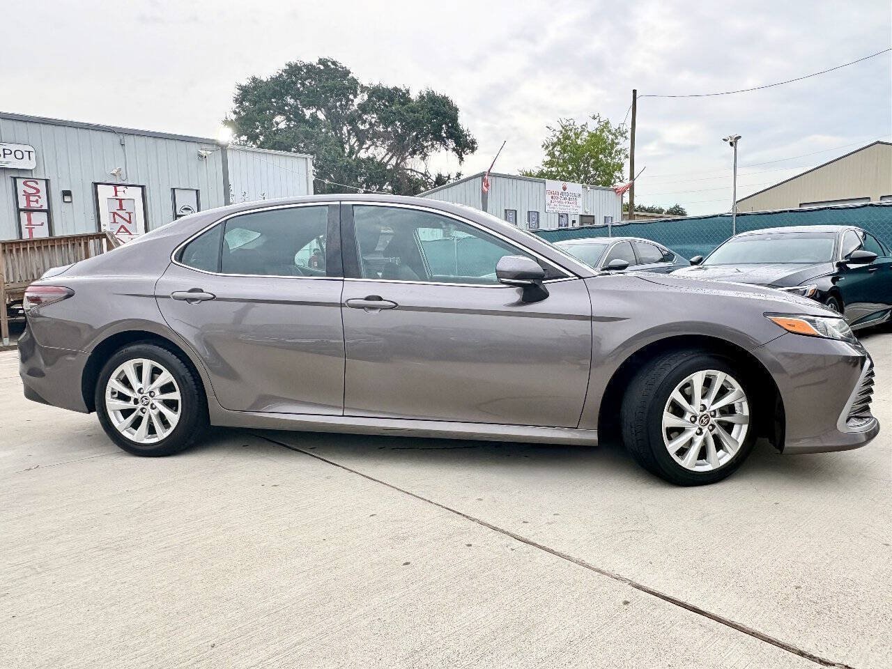 Used 2021 Toyota Camry LE w/ Cold Weather Package AWD/4WD image 4
