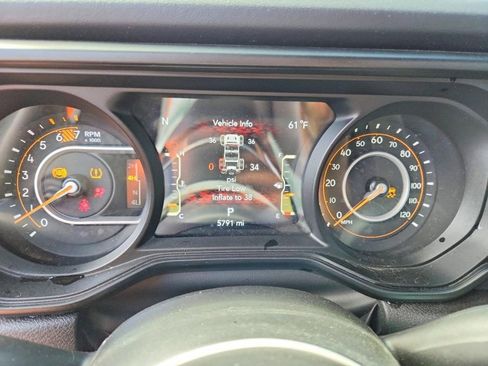 Used 2025 Jeep Wrangler Unlimited Sahara image 8