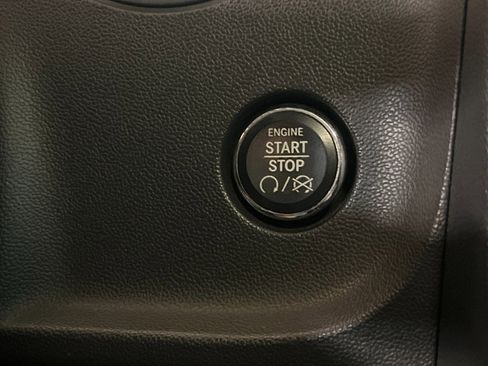 Used 2009 Dodge Challenger SRT8 image 16