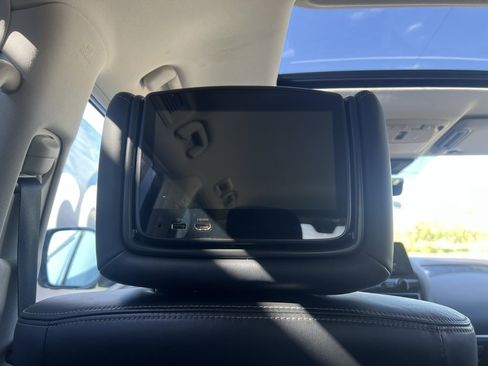 Used 2022 Nissan Armada Platinum w/ Captain's Chairs Package image 21