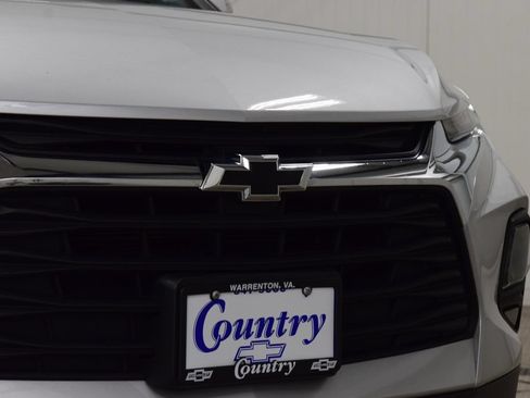 Used 2019 Chevrolet Blazer LT FWD image 11