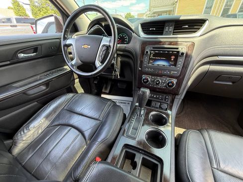 Used 2016 Chevrolet Traverse LTZ AWD/4WD image 16