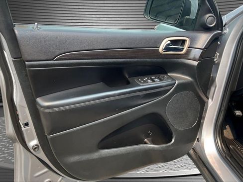 Used 2014 Jeep Grand Cherokee Laredo AWD/4WD image 19