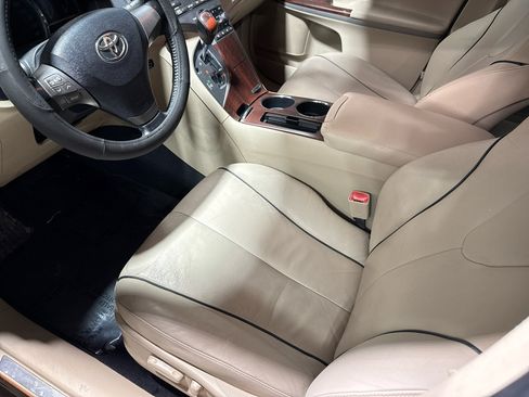Used 2009 Toyota Venza 4dr Wgn V6 FWD (Natl) image 37