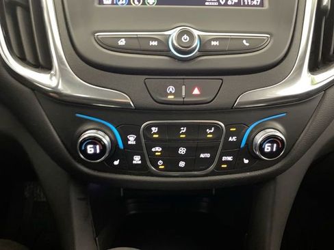 Used 2023 Chevrolet Equinox LT image 42