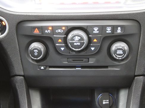 Used 2014 Dodge Charger SXT Plus image 28