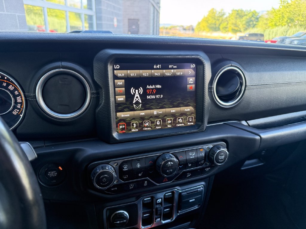 Used 2018 Jeep Wrangler Unlimited Sahara w/ Uconnect 4C Nav & Sound Group AWD/4WD image 26