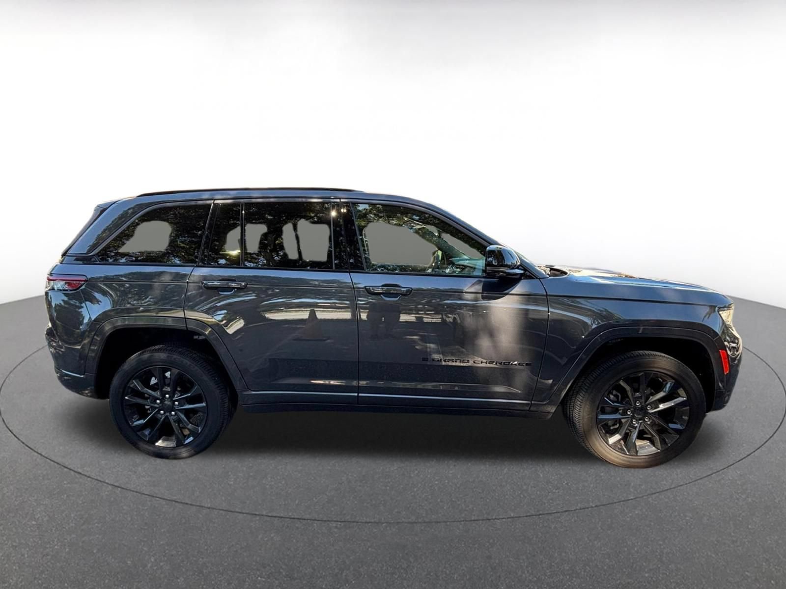 Used 2026 Jeep Grand Cherokee Limited AWD/4WD image 9