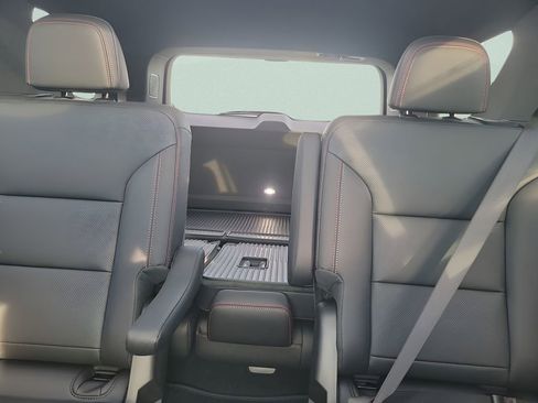 New 2026 Chevrolet Traverse Z71 w/ Enhanced Driving Package AWD/4WD image 13