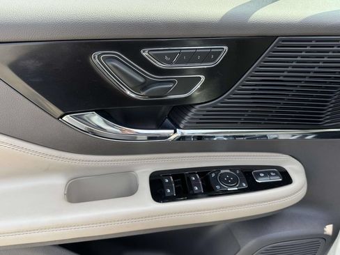 Used 2022 Lincoln Corsair FWD w/ Equipment Group 101A image 18