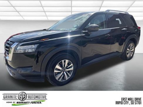 Used 2025 Nissan Pathfinder SL AWD/4WD image 1