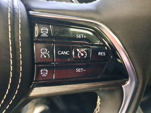 Used 2024 Jeep Grand Cherokee L Overland w/ Trailer Tow Package image 18