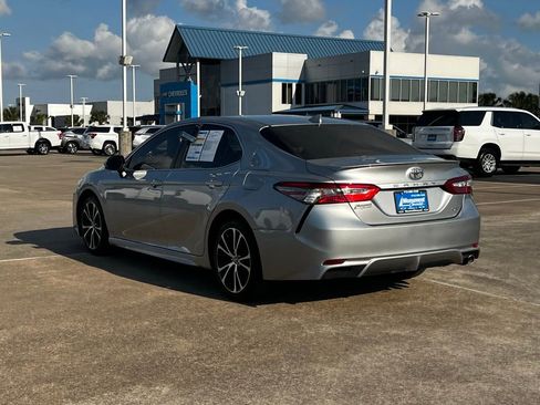 Used 2019 Toyota Camry SE image 12