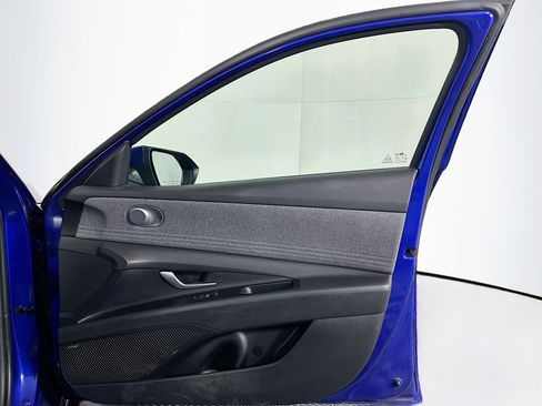 Used 2025 Hyundai Elantra Limited FWD image 33