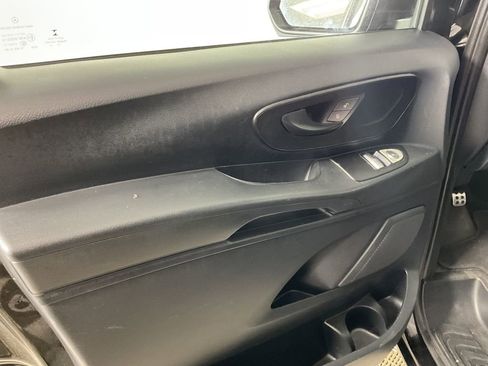 Used 2018 Mercedes-Benz Metris Passenger image 16