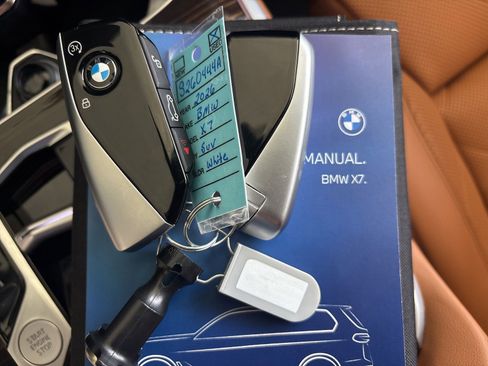 Used 2026 BMW X7 xDrive40i w/ Premium Package AWD/4WD image 39