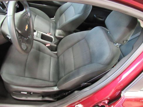 Used 2016 Chevrolet Cruze LT w/ Convenience Package FWD image 12