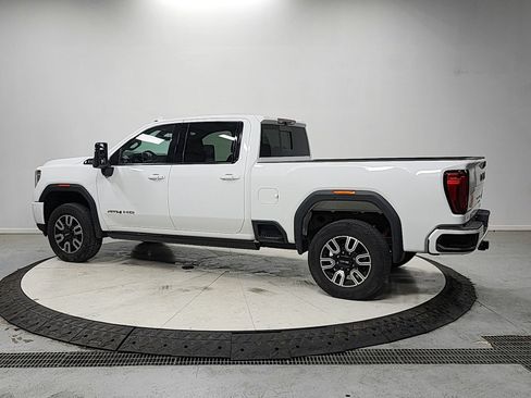 Used 2022 GMC Sierra 2500 AT4 w/ AT4 Premium Plus Package AWD/4WD image 5