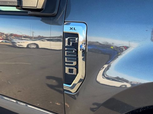 Used 2017 Ford F250 XL w/ Power Equipment Group image 13