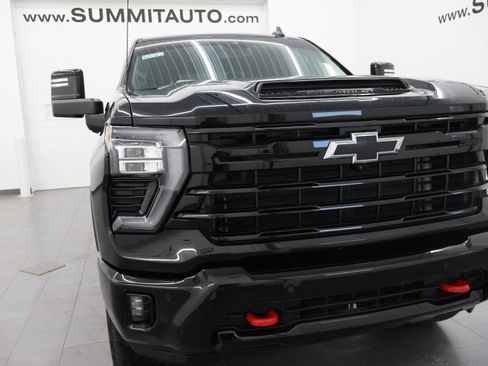 Used 2025 Chevrolet Silverado 2500 LT w/ Trail Boss Package AWD/4WD image 27