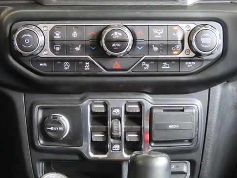 Used 2022 Jeep Gladiator Overland AWD/4WD image 47