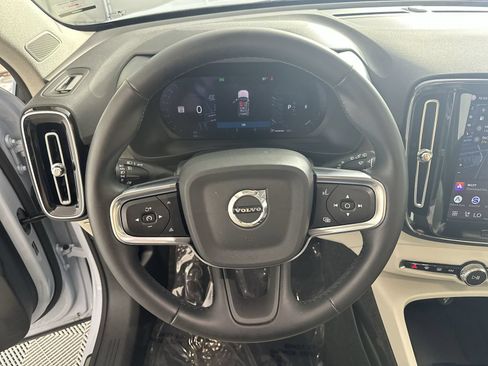 Used 2026 Volvo XC40 B5 Plus AWD/4WD image 14