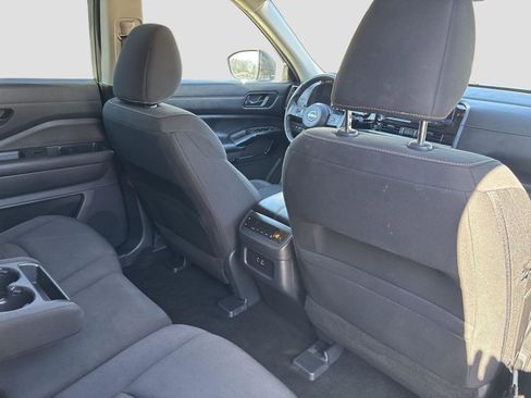 Used 2025 Nissan Pathfinder SV AWD/4WD image 26