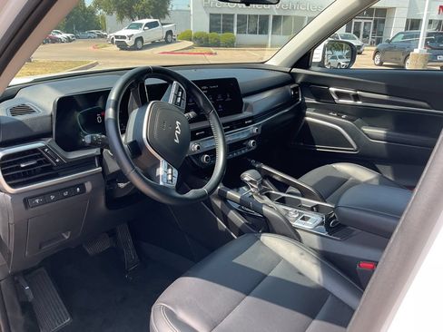Used 2025 Kia Telluride S FWD image 24
