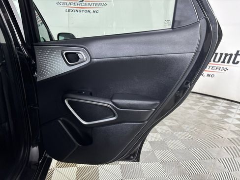 Used 2024 Kia Soul LX w/ Option Group 015 FWD image 24