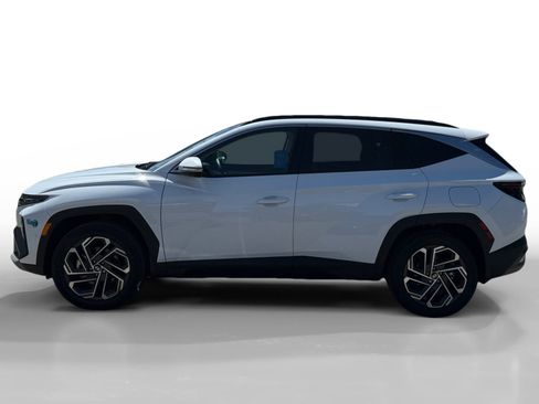 Certified 2025 Hyundai Tucson Limited AWD/4WD image 2