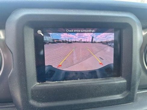 Used 2023 Jeep Gladiator Sport image 30