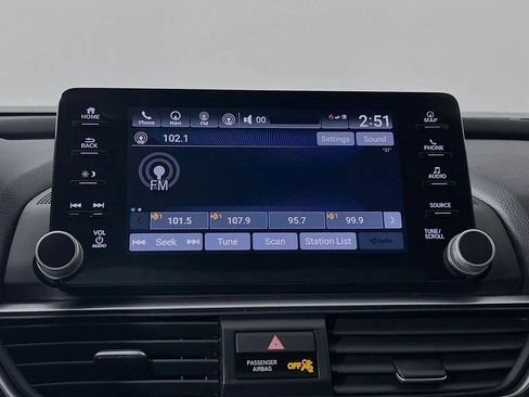 Used 2020 Honda Accord Touring image 16