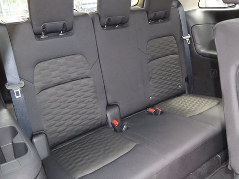 Used 2025 Nissan Pathfinder SV FWD image 19