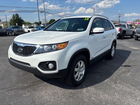 Used 2013 Kia Sorento LX w/ Convenience Pkg AWD/4WD image 3